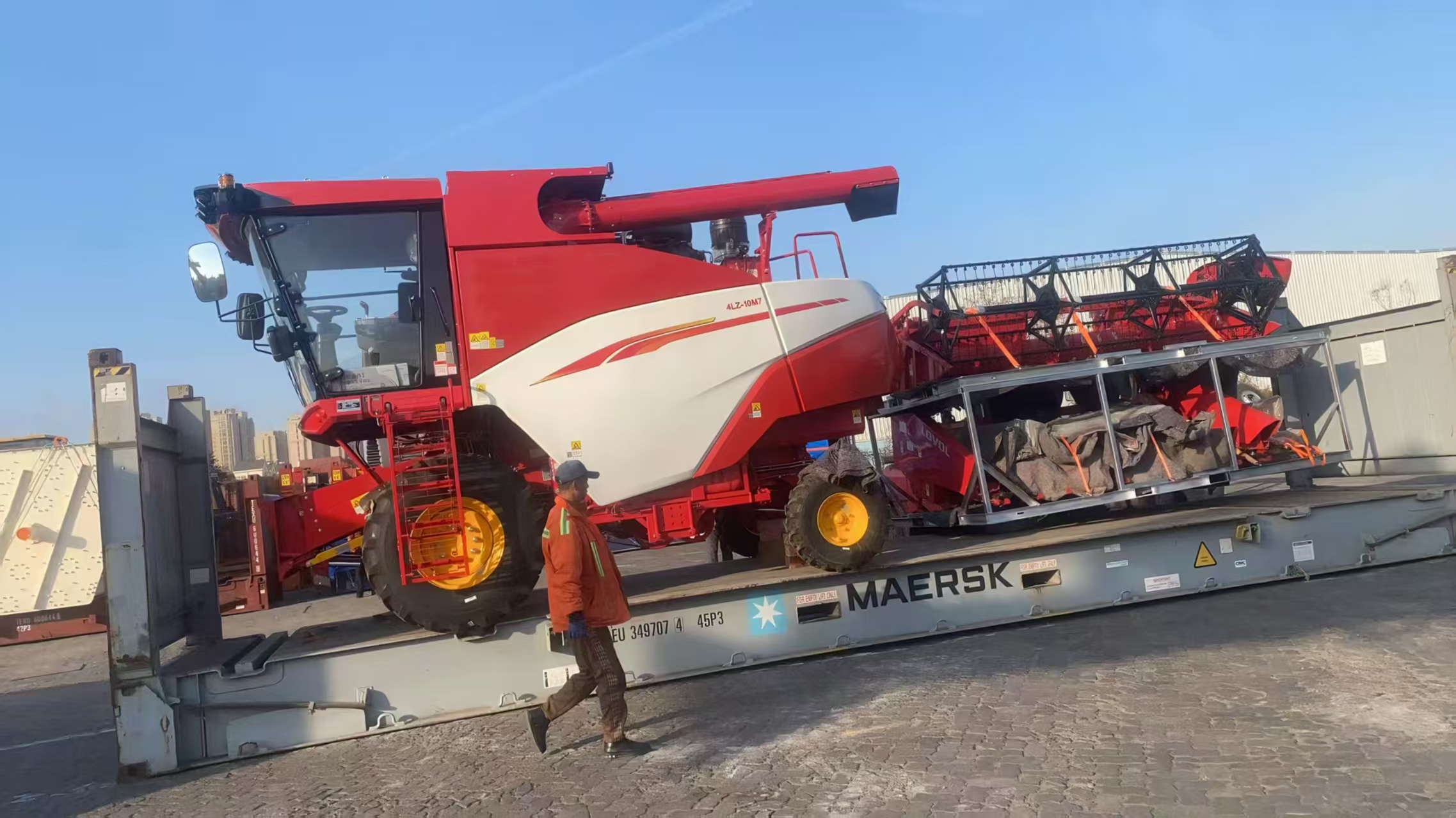 A case of Africa customer ordering combined corn / beans harvester